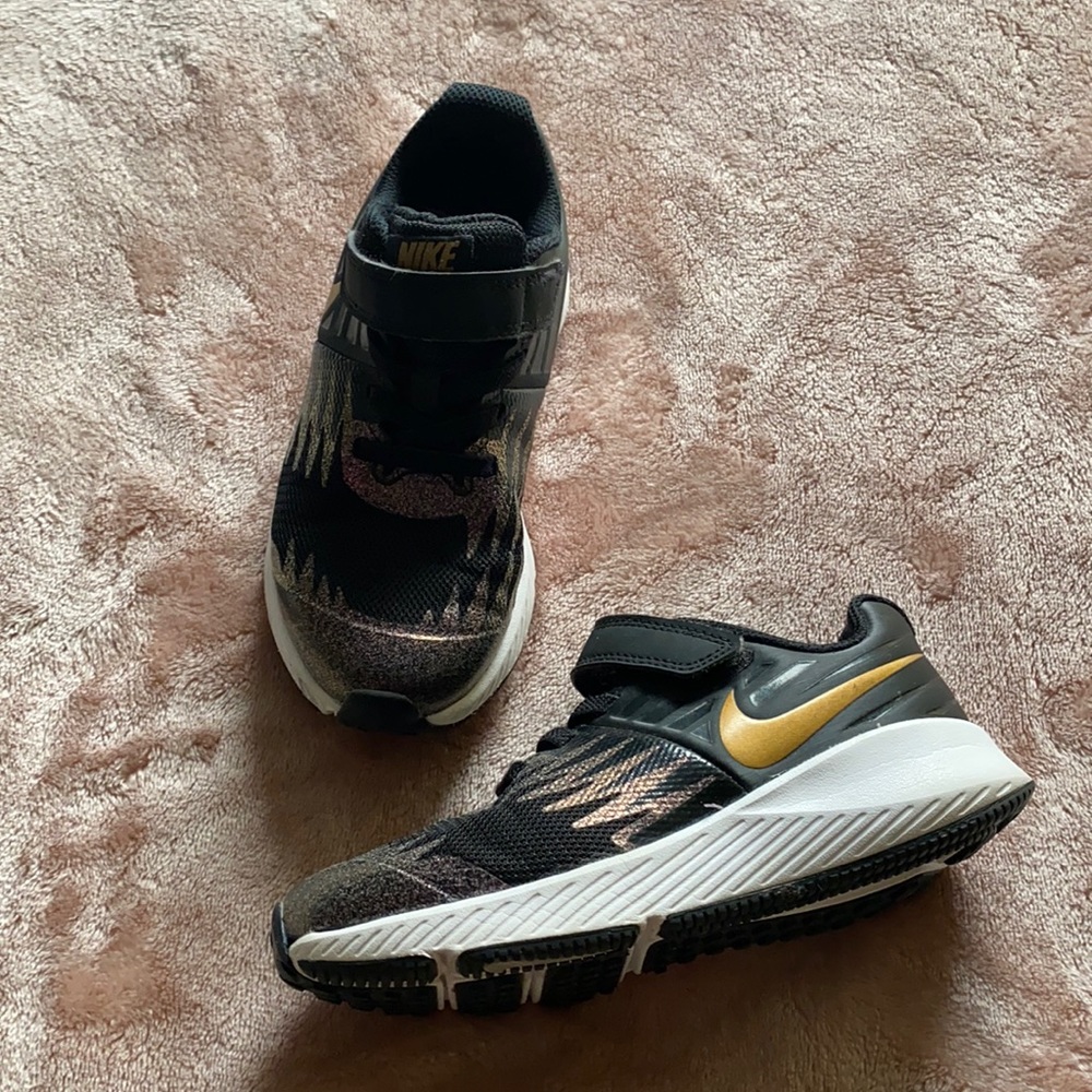 Nike Star Runner Shoes